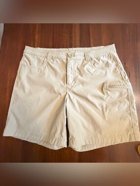 Eddie Bauer Guide Pro Shorts Women’s 16 Khaki Stretch Zip Cargo Hiking